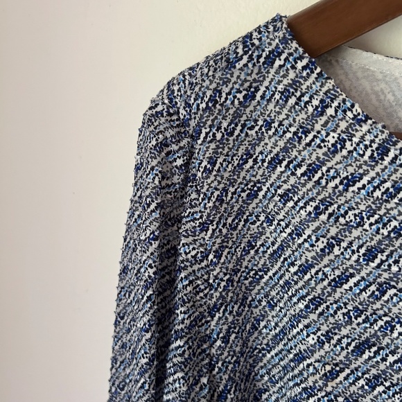 Banana Republic White and Blue Blouse Lined 3/4 Length Tie Sleeves. Size:… - Picture 4 of 8